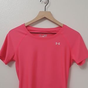 Under Armour - XS - Fitted Pink Workout Shirt